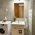 Apartamento Bem Localizado *